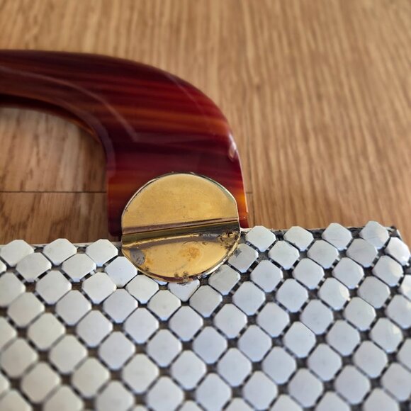 Vintage Whiting & Davis White Mesh Tote with Tortoise Handles - Picture 6 of 12